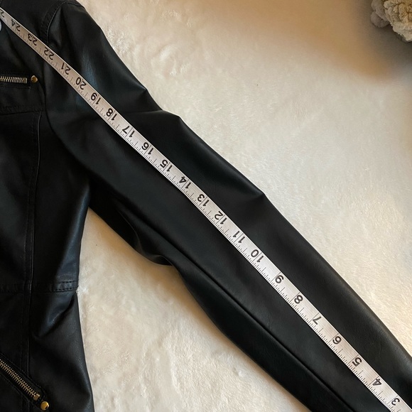 Women’s leather jacket - Picture 4 of 5